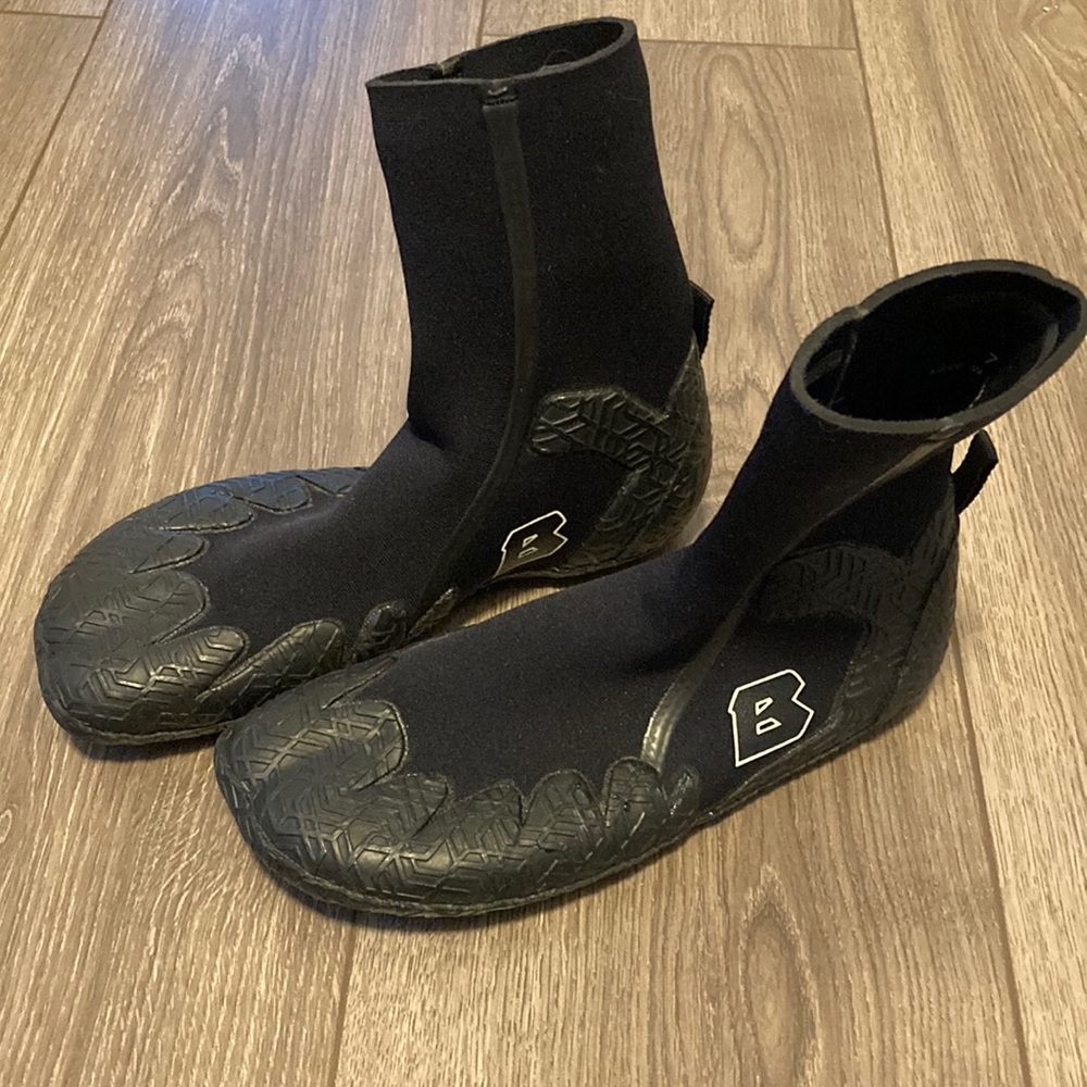 Buell 3mm split toe surf booties